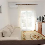 15748c * Podaca